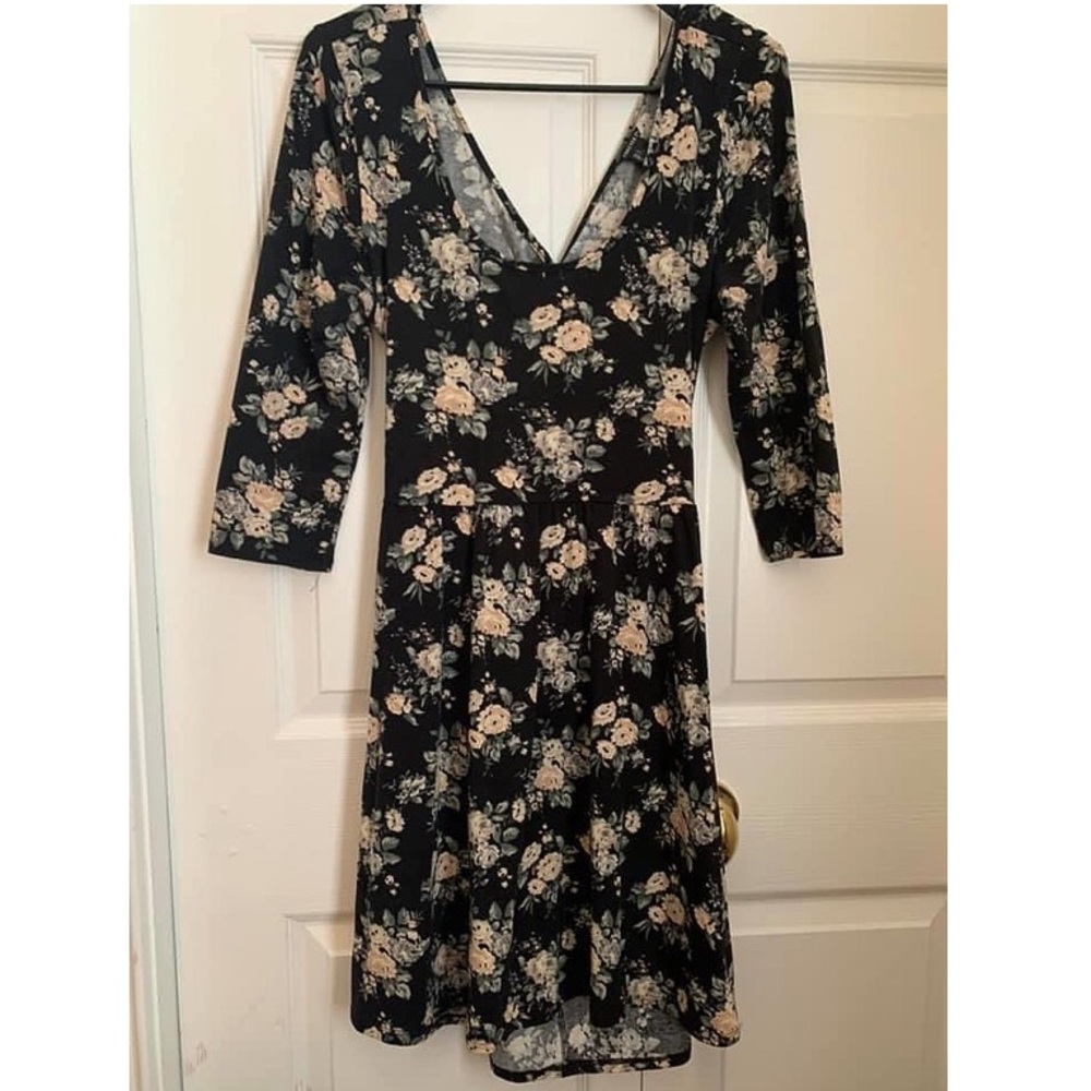 ★ forever 21 floral scoop neck dress ★
